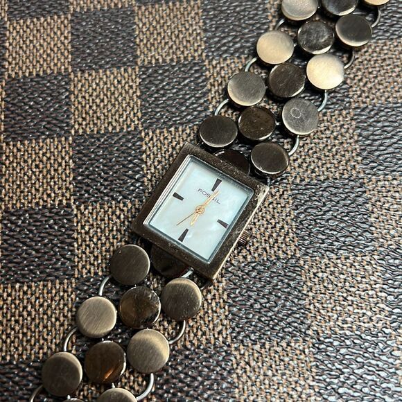 Fossil brown dot chain link watch with mother of pearl face - Picture 4 of 11